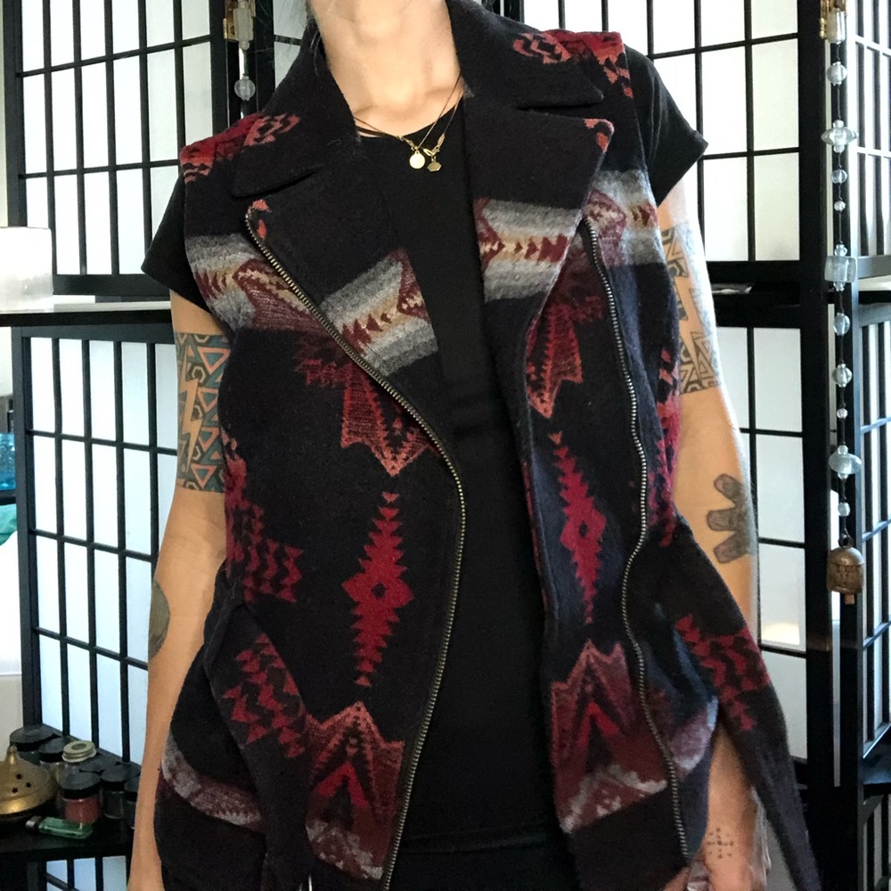 Pendleton Black and Red Southwestern Zip-Front Vest